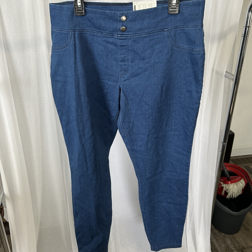 HUE Plus Size Indigo Wash Denim Leggings